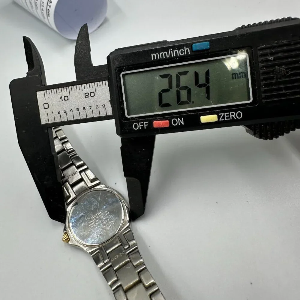 Seiko Watch Women Silver Tone White Dial Cracked Crystal Missing Buckle Working
